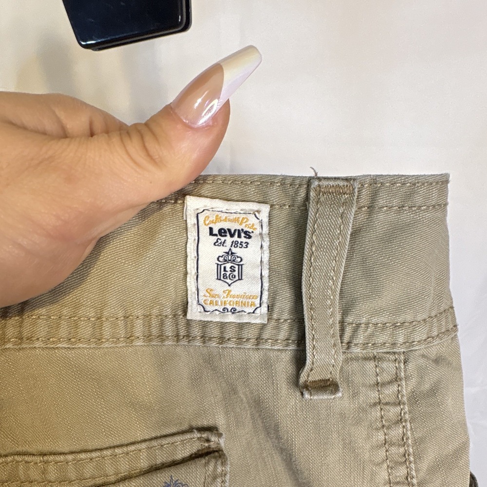 Levi's Women's Beige Cotton Twill Relaxed Fit Capri Pants Pockets Size 14 - Picture 4 of 6